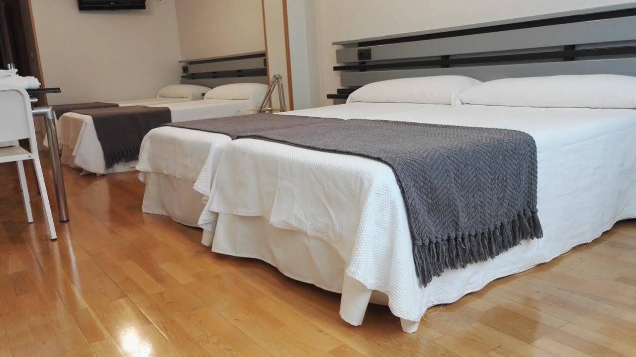 Hotel Ofi 拉科鲁尼亚 外观 照片